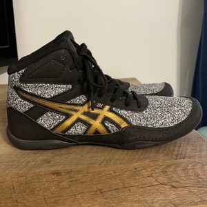 Youth wrestling shoes